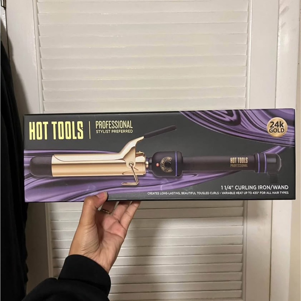NEW Hot Tools Professional 24K Gold Curling Iron - Black and Gold
